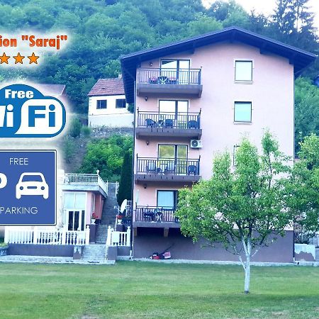 Saraj Guest House Kulen Vakuf Bagian luar foto