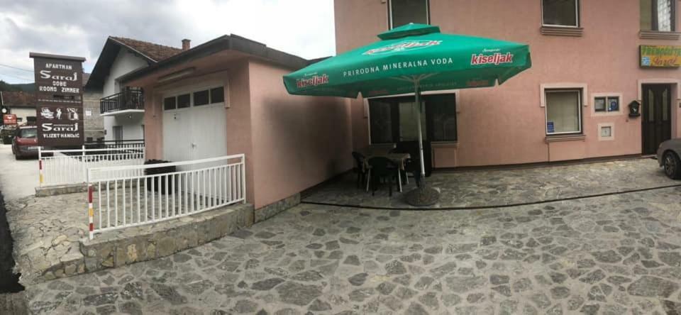 Saraj Guest House Kulen Vakuf Bagian luar foto